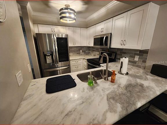 3rd image of 2735 SW 35th Pl APT 804