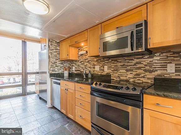 2nd image of 11422 Washington Plz W #11422
