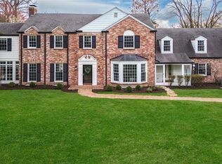 10 Log Cabin Dr, Saint Louis, MO 63124