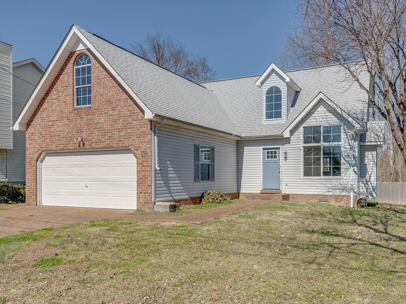 4 bed, 2.5 bath, 2135 sqft, $2,500 — Photo 4