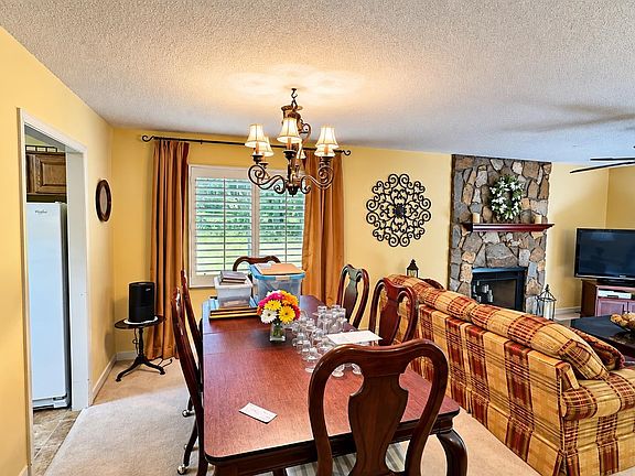 4th image of 331 Skylark Cir