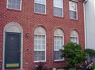 53 Columbus Dr, Franklin Park, NJ