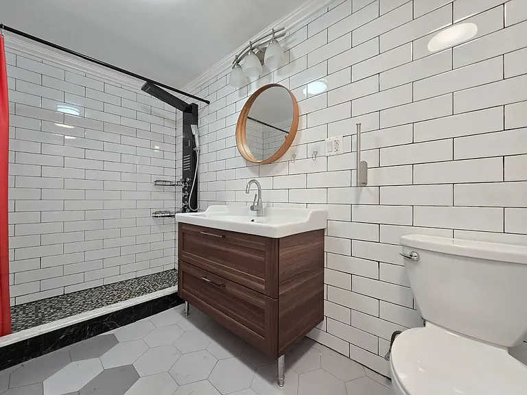 2154 E 23rd St #1 — Photo 28