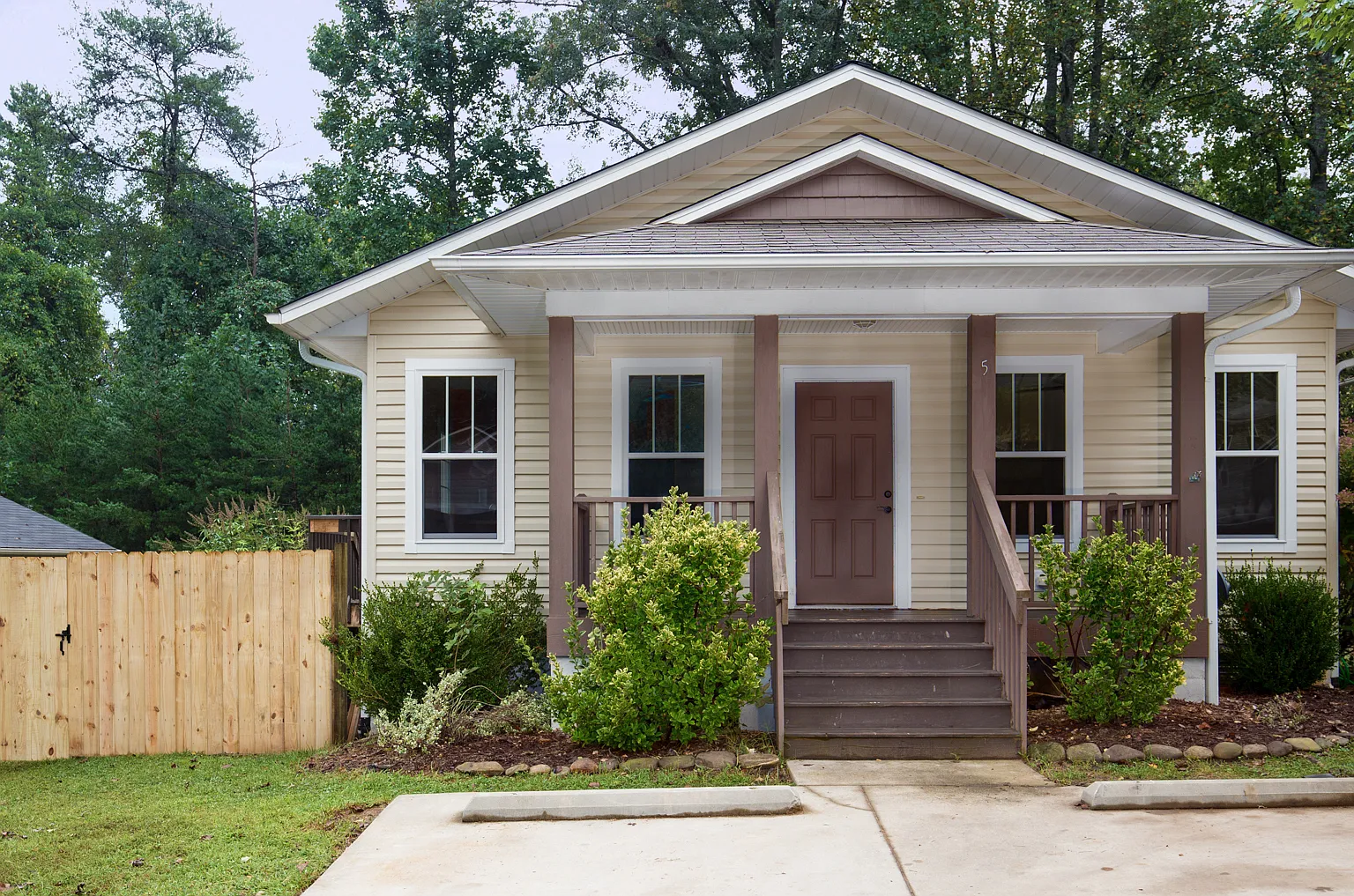 3 bed, 1082 sqft, $2,200 — Photo 1