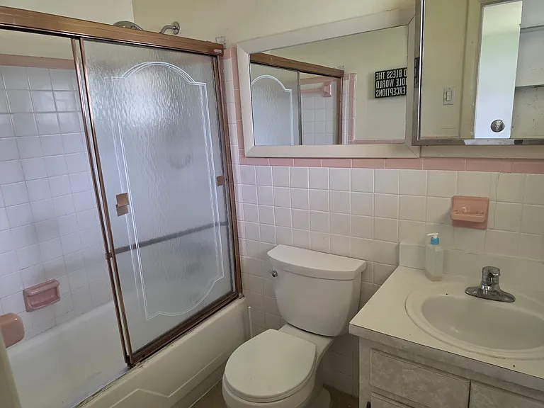 4266 Stirling Rd — Photo 3