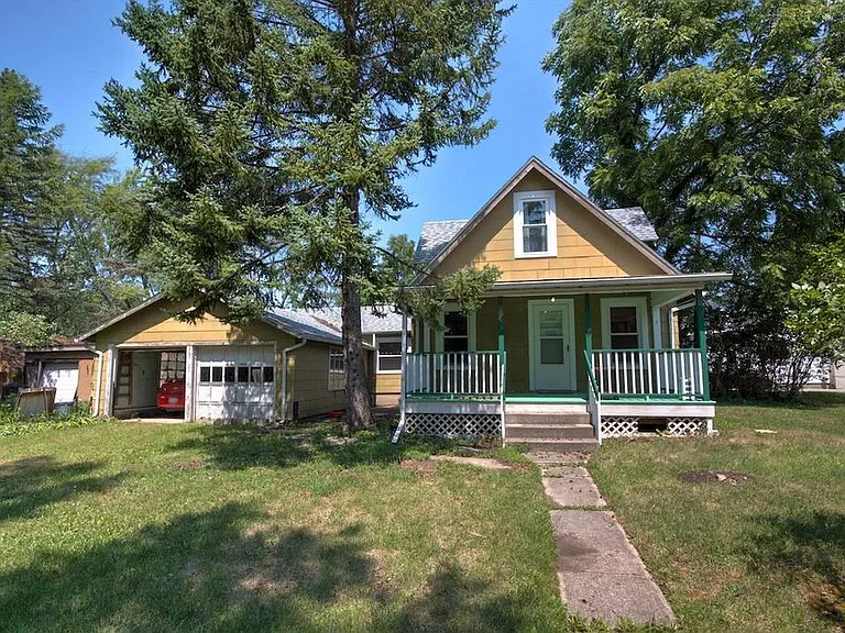 Wolverine Dr — Photo 1