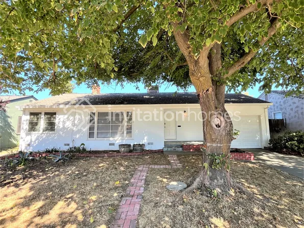 1313 Fremont St, Woodland, CA 95695