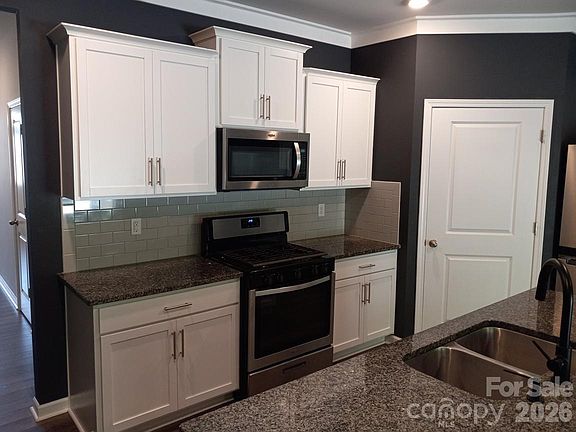 5th image of 5108 Briscoe Dr