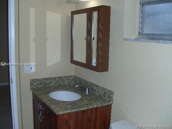 5th image of 511 Gardens Dr APT 203