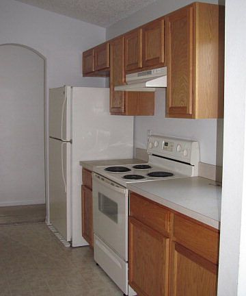 2nd image of 32 Renworth Ln