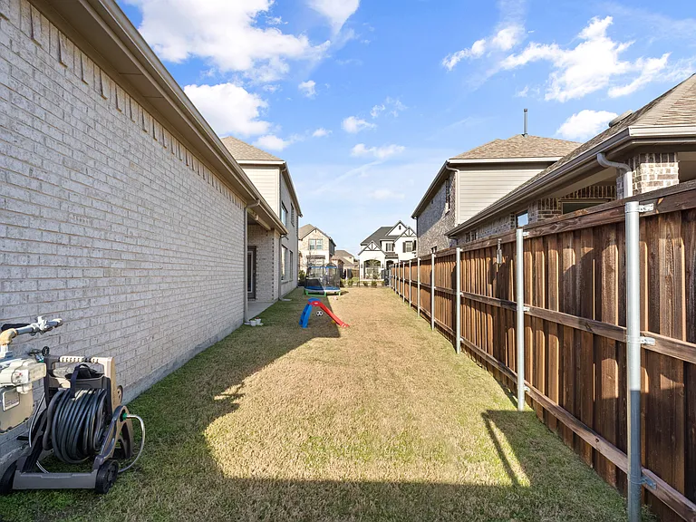 4315 Smokey Quartz Ln — Photo 16