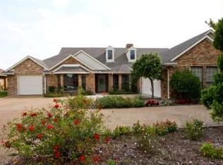 2701 Oak Point Dr, Garland, TX 75044