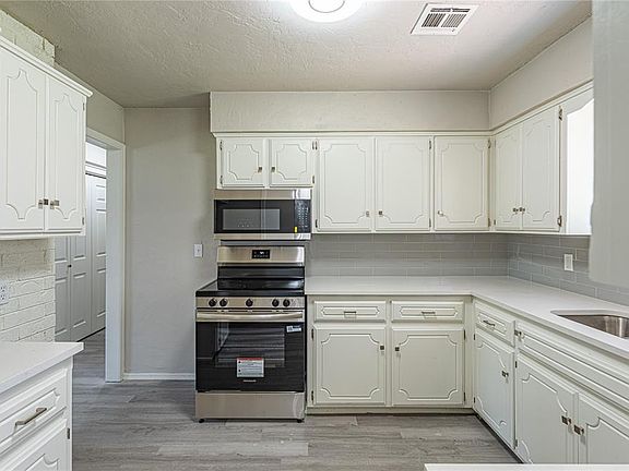 5th image of 1934 Wilmington Ct