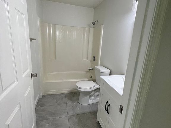 5th image of 101 NW 23rd Pl #101
