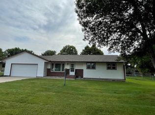 31 Redwood Dr, Kearney, NE 68845