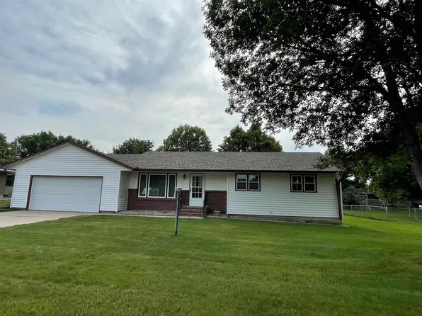 31 Redwood Dr, Kearney, NE 68845