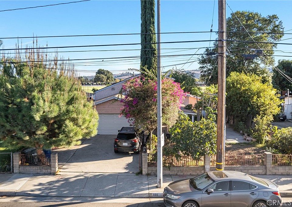 1st image of 698 W Phillips Blvd