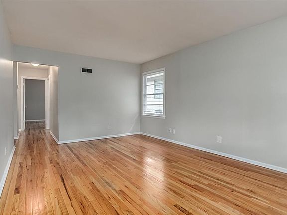 3rd image of 4516 Eaton St