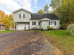 8322 Lakeshore Rd, Cicero, NY 13039