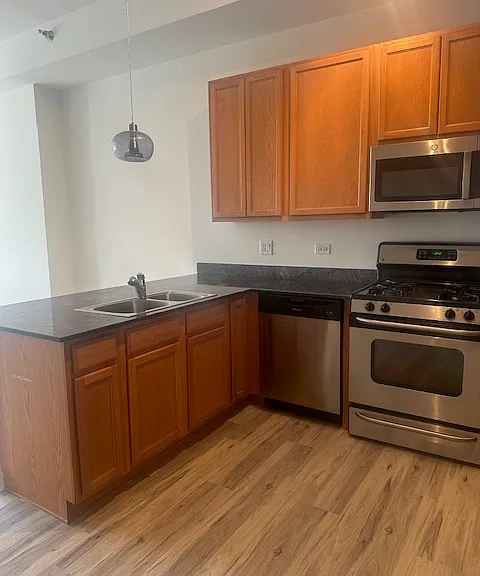 8 W Monroe St #1702 — Photo 3