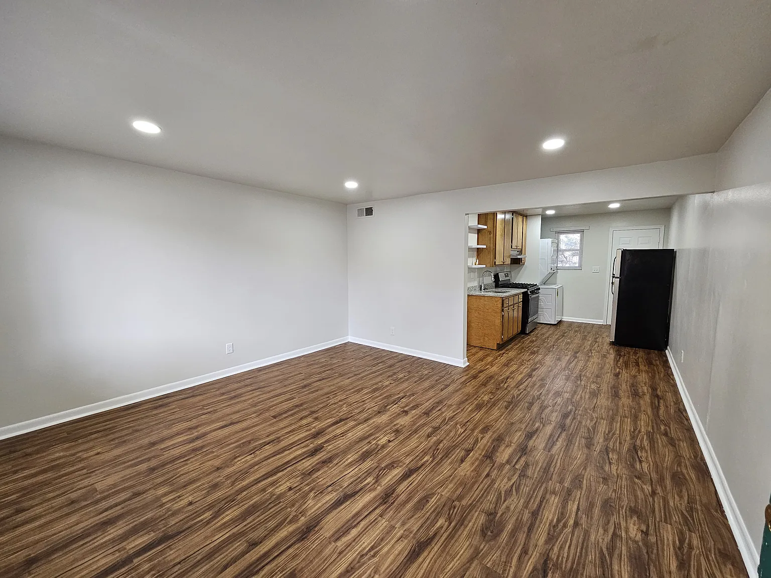 2 bed, 800 sqft, $1,295 — Photo 3