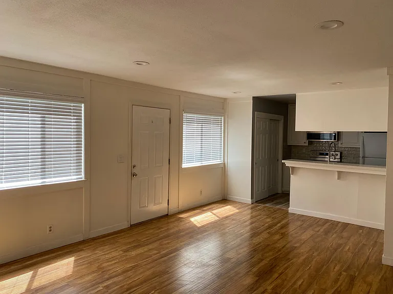 443 E Latimer Ave #1 — Photo 16