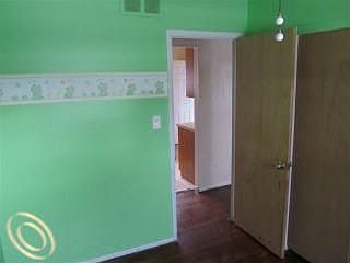 3rd image of 29421 Tamarack Dr