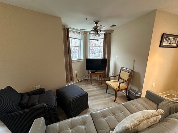 2nd image of 619 I St SE #1/2