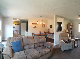 18442 Sunrise Dr, Lake Ann, MI 49650