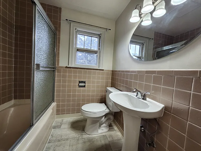 1909 Gregory Way — Photo 17