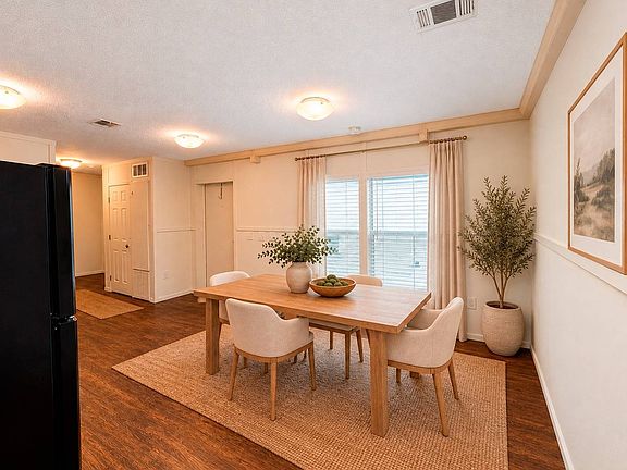 4th image of 18733 Samuels Rd #26
