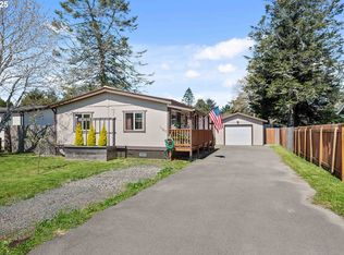 1167 4th St NE, Bandon, OR 97411