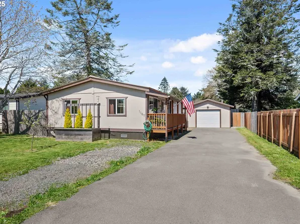 1167 4th St NE, Bandon, OR 97411