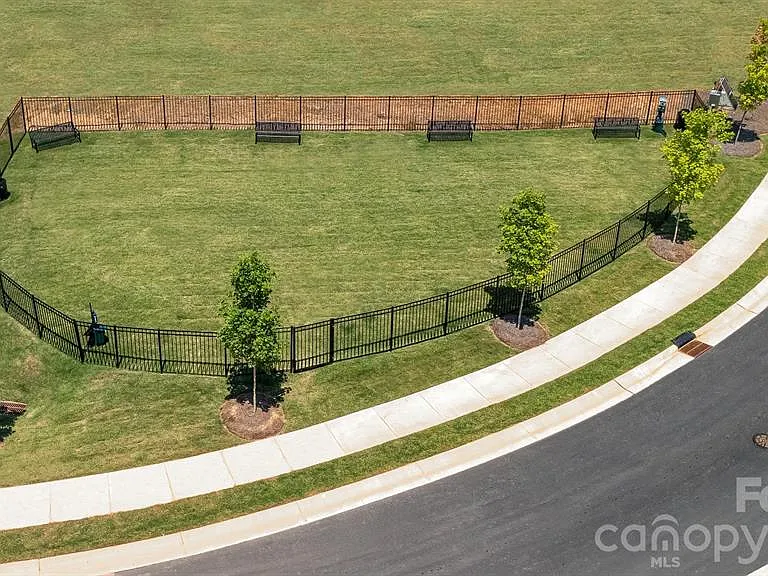 Share Community Dog Park
