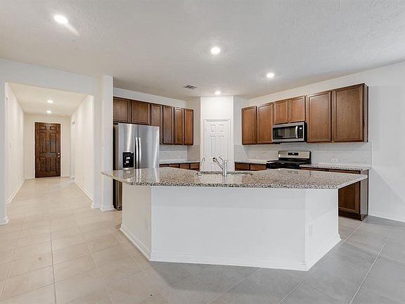 2nd image of 1114 Haven Hill Ln