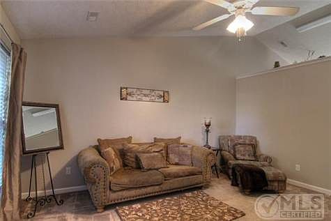 4th image of 2091 Stoney Meadow Dr