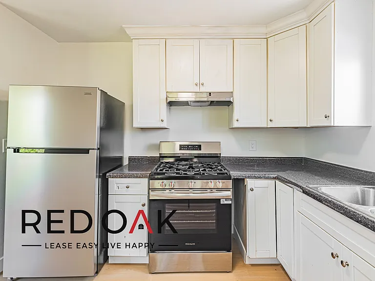 836 E 24th St #8 — Photo 8