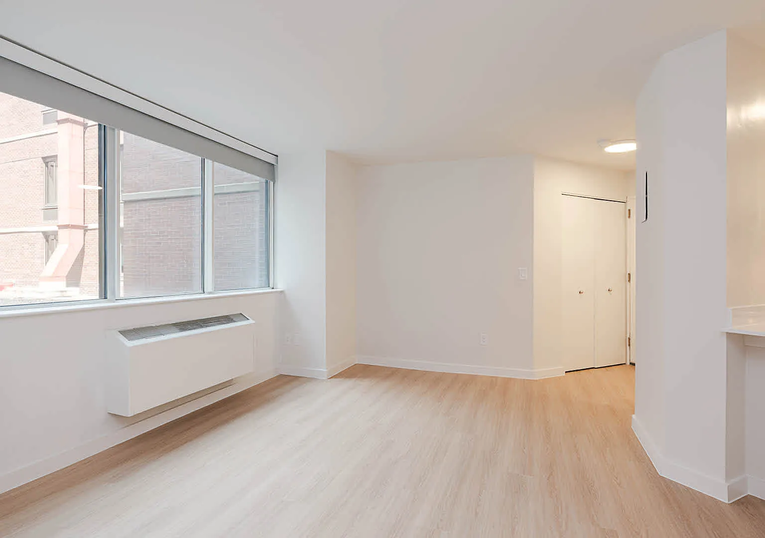 180 Riverside Boulevard — Photo 2