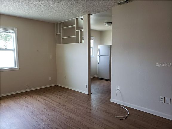 2nd image of 3121 Oaklawn Ave
