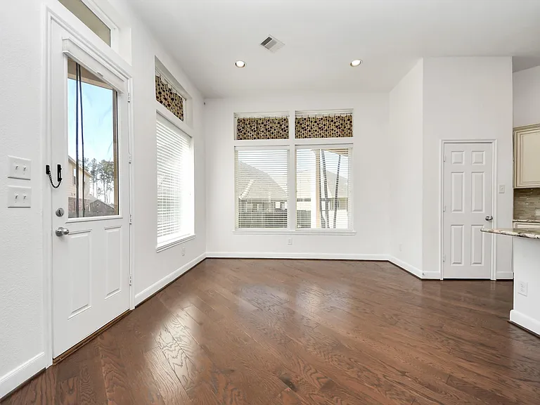 1947 Parnevik Pl — Photo 36