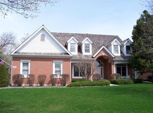 570 Red Cypress Dr, Cary, IL 60013