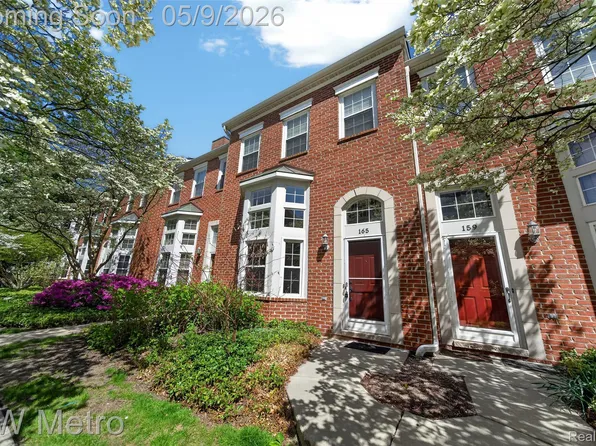 165 N Georgetown Sq, Royal Oak, MI 48067