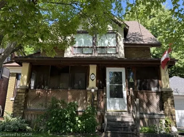 12 Leinster Ave S, Hamilton, ON L8M 3A1