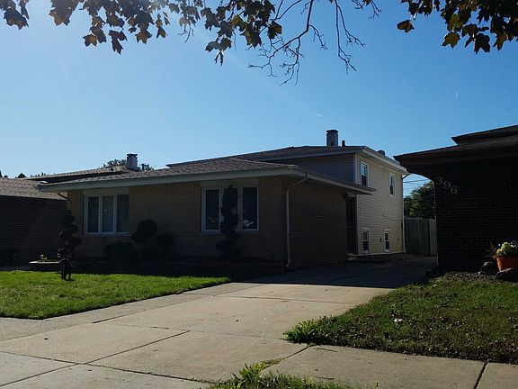 3rd image of 402 Mackinaw Ave