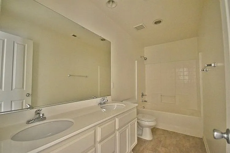 1617 Julia Way — Photo 13