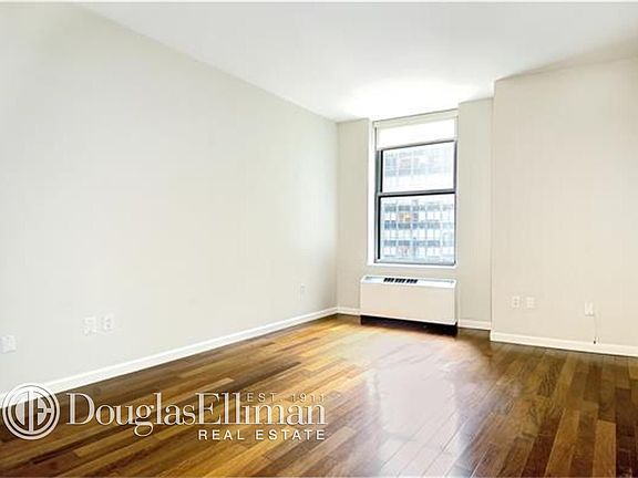 3rd image of 82 Beaver St APT 1402