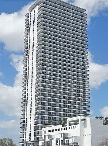 1st image of 600 Ne 27 St #1001