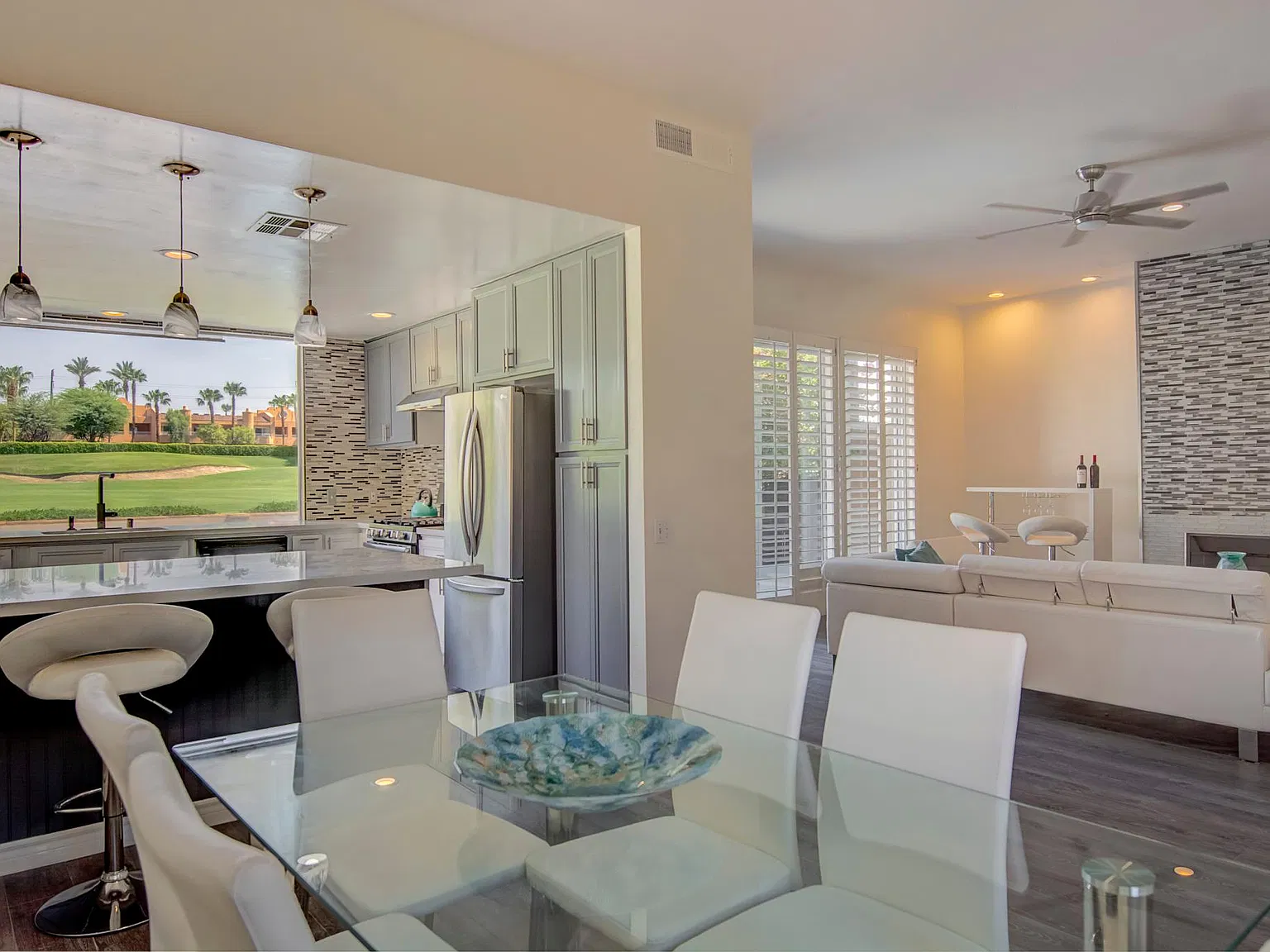 8 Pebble Beach Dr — Photo 2