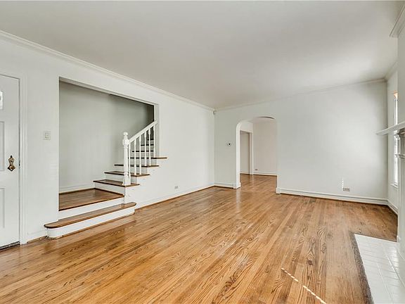 3rd image of 4136 Grassmere Ln