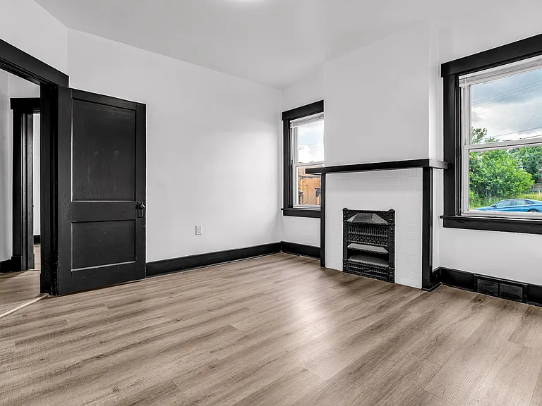 1615 McClure St #2 — Photo 3